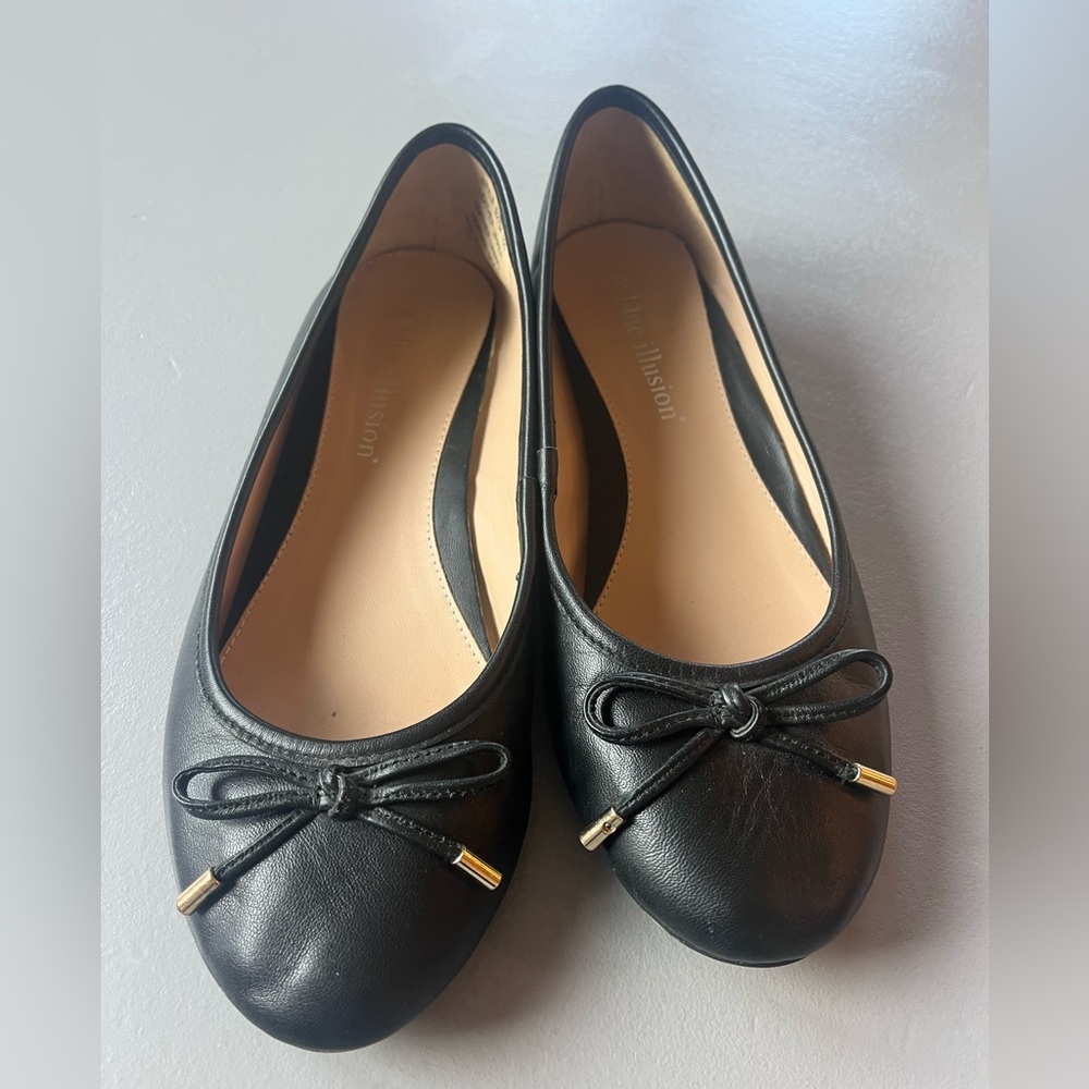 Elegant Black Leather Loafers